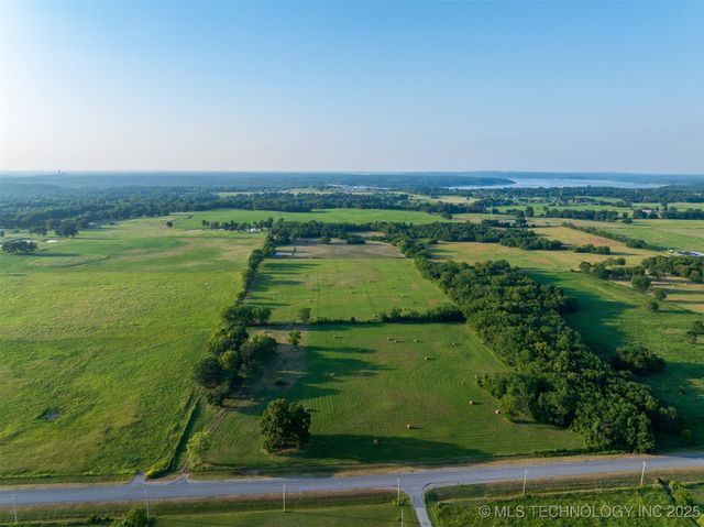 43 E Joe Koelsch Road, Locust Grove, OK 74352