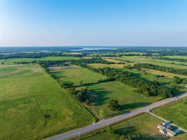 43 E Joe Koelsch Road, Locust Grove, OK 74352