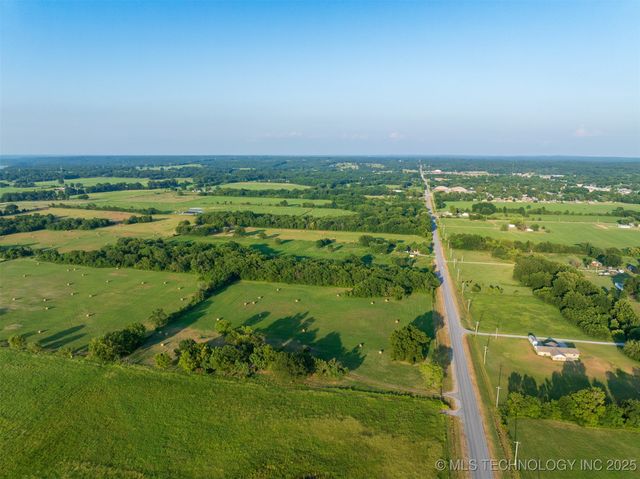 43 E Joe Koelsch Road, Locust Grove, OK 74352