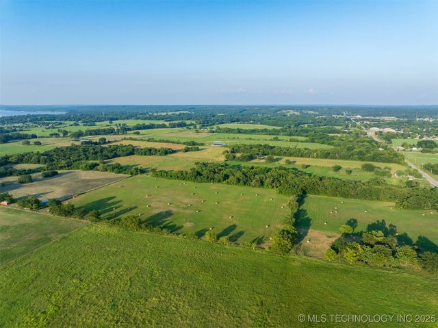 43 E Joe Koelsch Road, Locust Grove, OK 74352