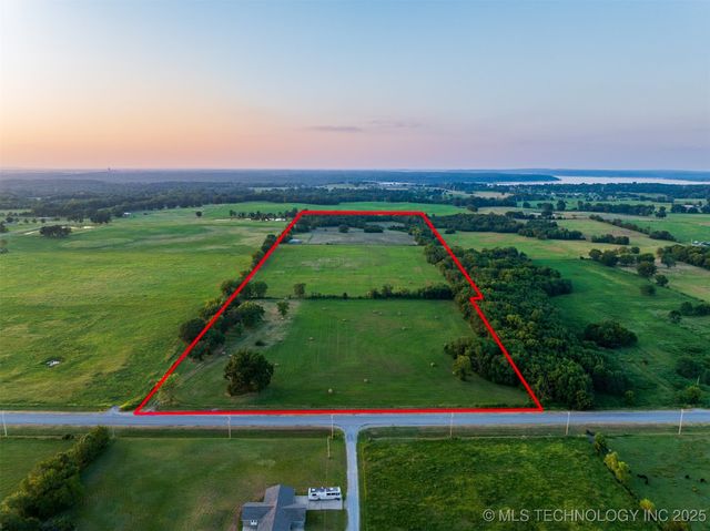 43 E Joe Koelsch Road, Locust Grove, OK 74352