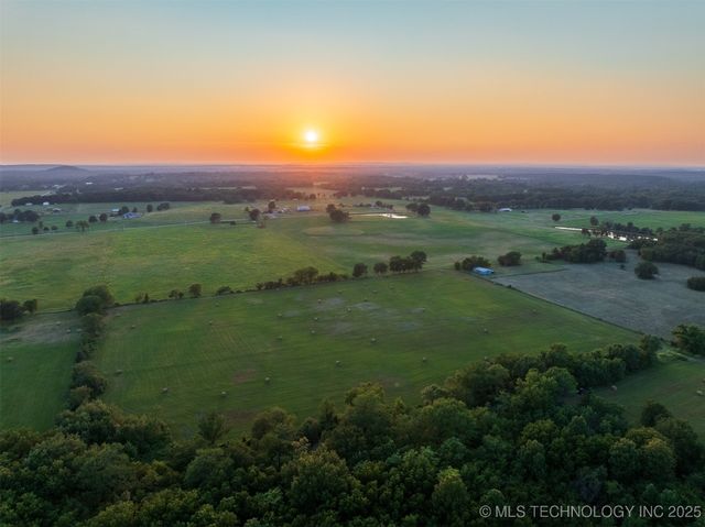 43 E Joe Koelsch Road, Locust Grove, OK 74352