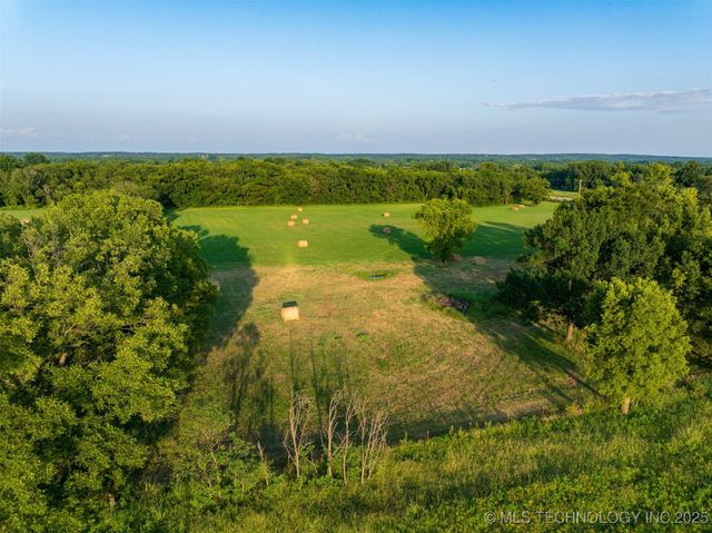 43 E Joe Koelsch Road, Locust Grove, OK 74352