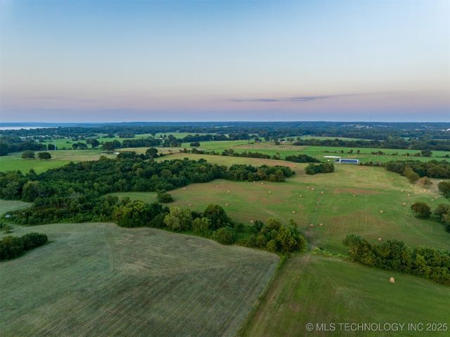 43 E Joe Koelsch Road, Locust Grove, OK 74352