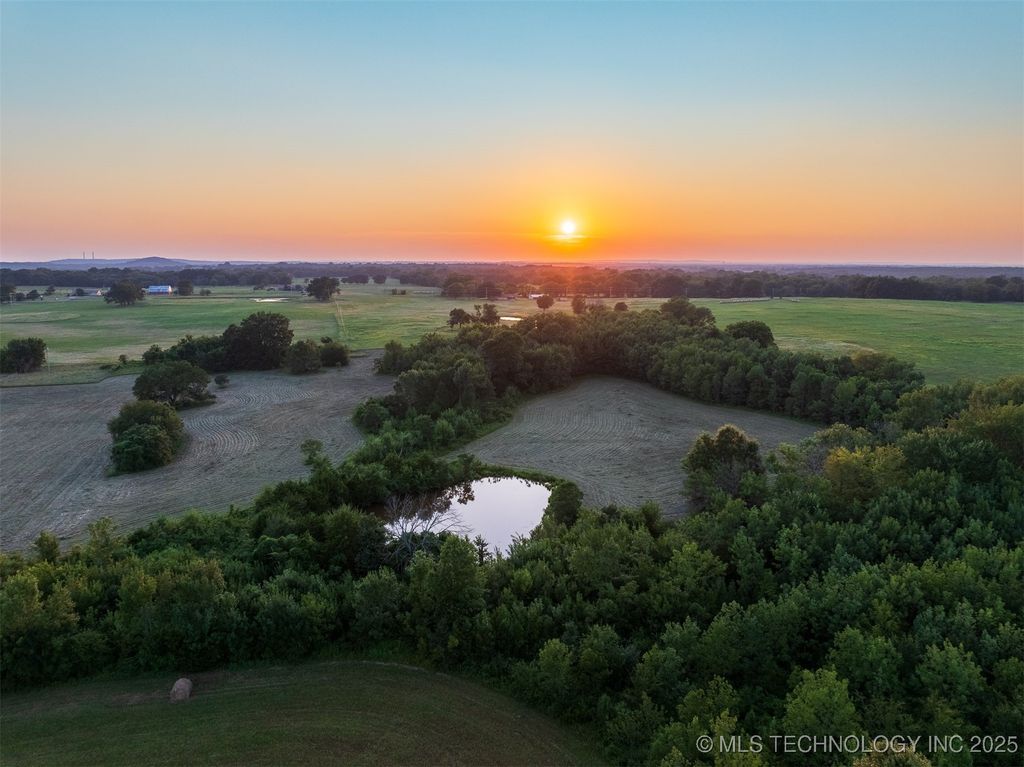 43 E Joe Koelsch Road, Locust Grove, OK 74352