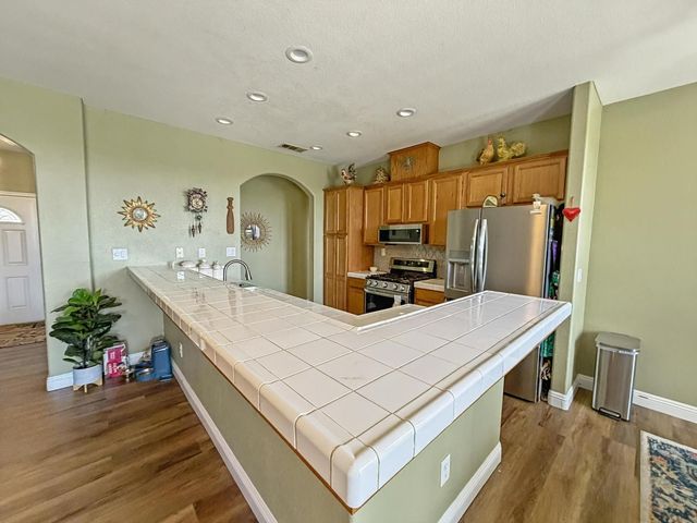 2811 Walton Avenue, Sanger, CA 93657