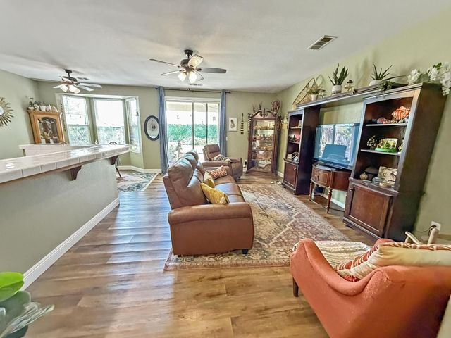 2811 Walton Avenue, Sanger, CA 93657