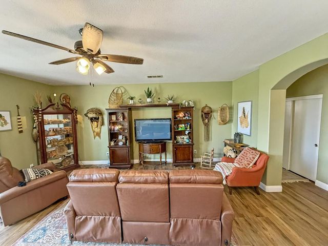 2811 Walton Avenue, Sanger, CA 93657