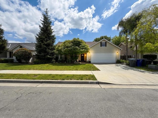 2811 Walton Avenue, Sanger, CA 93657