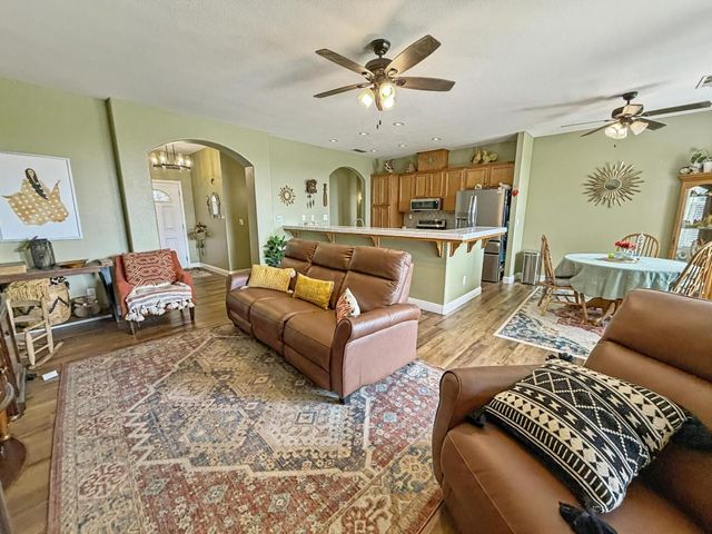 2811 Walton Avenue, Sanger, CA 93657