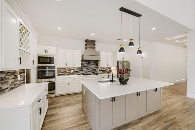 8832 Vermillion Street, North Richland Hills, TX 76180