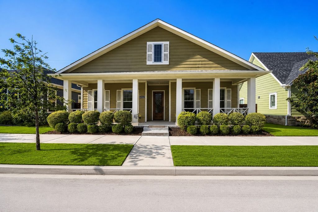 8832 Vermillion Street, North Richland Hills, TX 76180