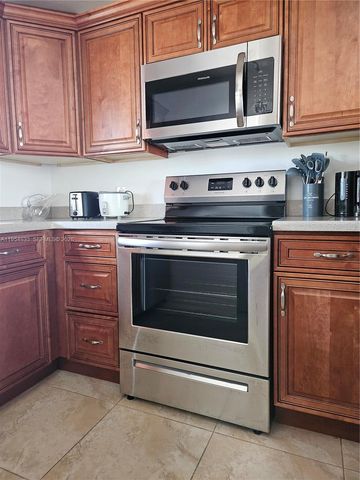 9441 Live Oak Pl 407, Davie, FL 33324