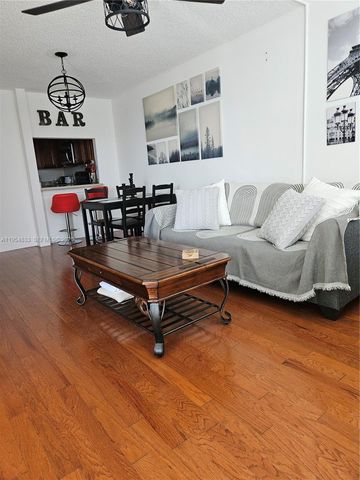 9441 Live Oak Pl 407, Davie, FL 33324