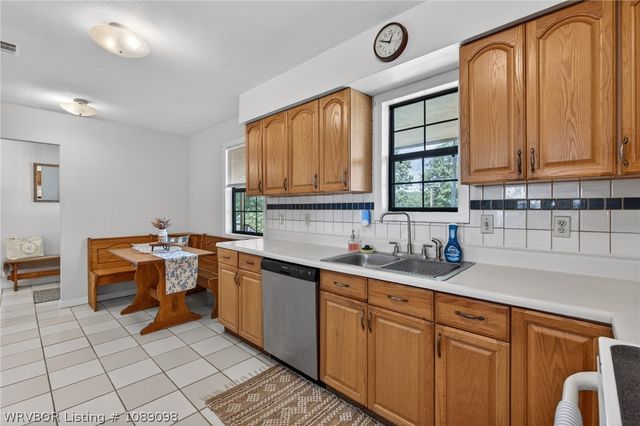 8437 Sebastian Lake Drive, Hackett, AR 72937
