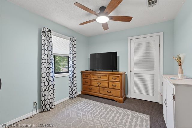 8437 Sebastian Lake Drive, Hackett, AR 72937