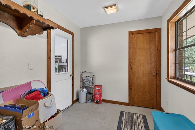 8437 Sebastian Lake Drive, Hackett, AR 72937
