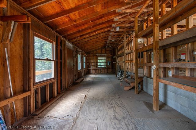 8437 Sebastian Lake Drive, Hackett, AR 72937