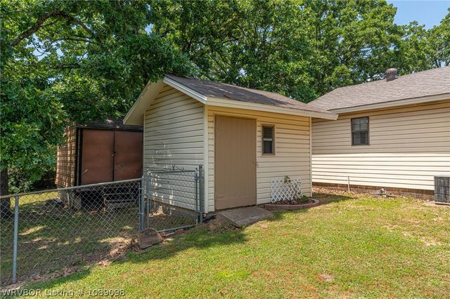 8437 Sebastian Lake Drive, Hackett, AR 72937