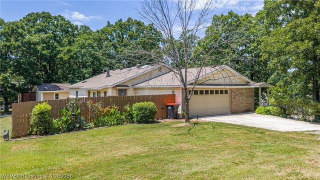 8437 Sebastian Lake Drive, Hackett, AR 72937