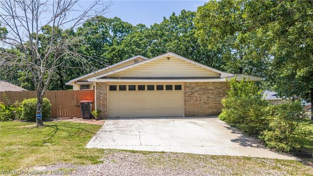 8437 Sebastian Lake Drive, Hackett, AR 72937