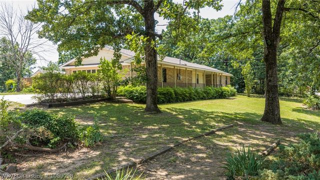 8437 Sebastian Lake Drive, Hackett, AR 72937