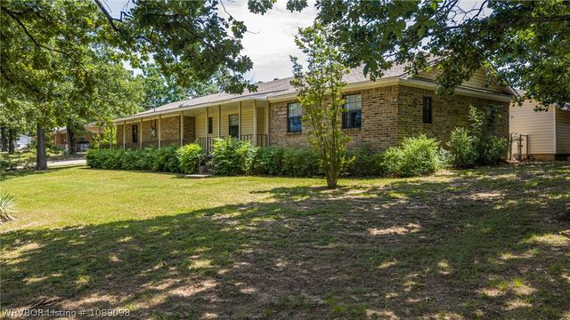 8437 Sebastian Lake Drive, Hackett, AR 72937