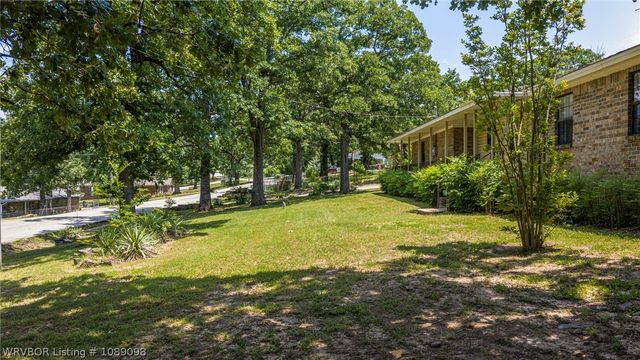 8437 Sebastian Lake Drive, Hackett, AR 72937