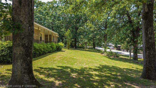 8437 Sebastian Lake Drive, Hackett, AR 72937