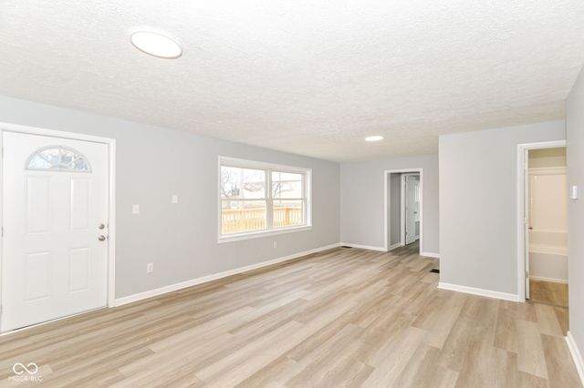 49 Center Street, Whiteland, IN 46184