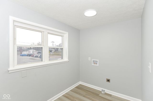 49 Center Street, Whiteland, IN 46184