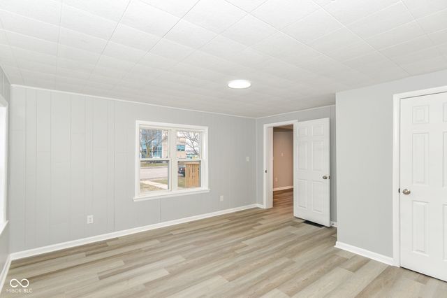 49 Center Street, Whiteland, IN 46184