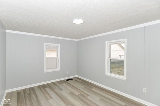 49 Center Street, Whiteland, IN 46184