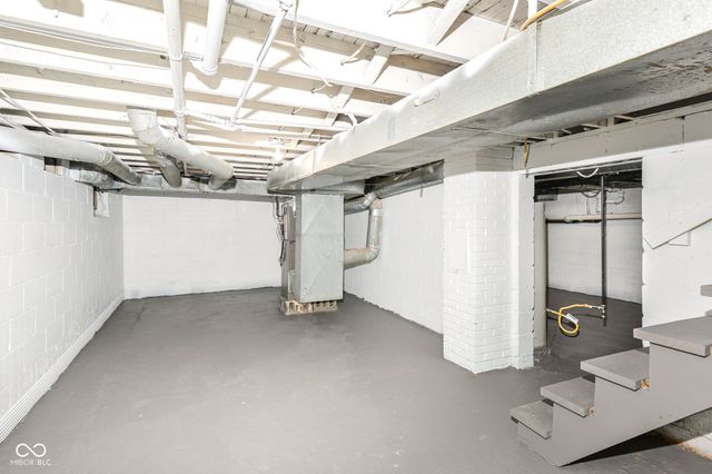 49 Center Street, Whiteland, IN 46184