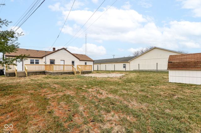 49 Center Street, Whiteland, IN 46184