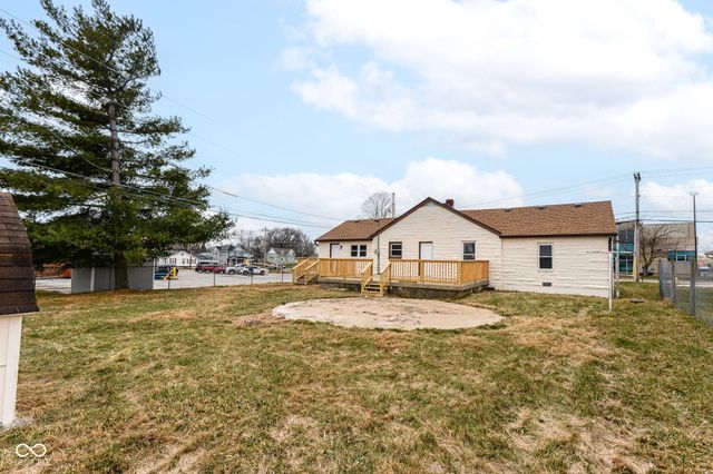 49 Center Street, Whiteland, IN 46184