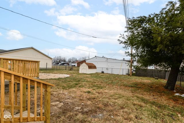 49 Center Street, Whiteland, IN 46184