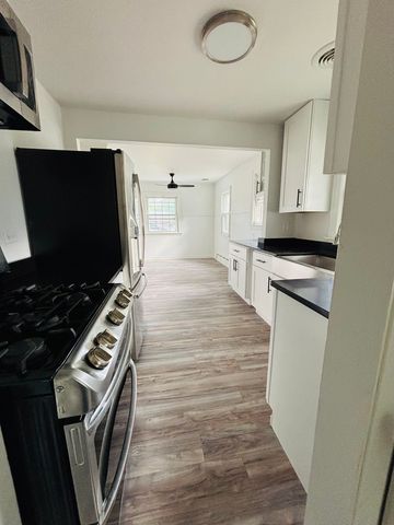 10833 Wellington Street, Melrose Park, IL 60164