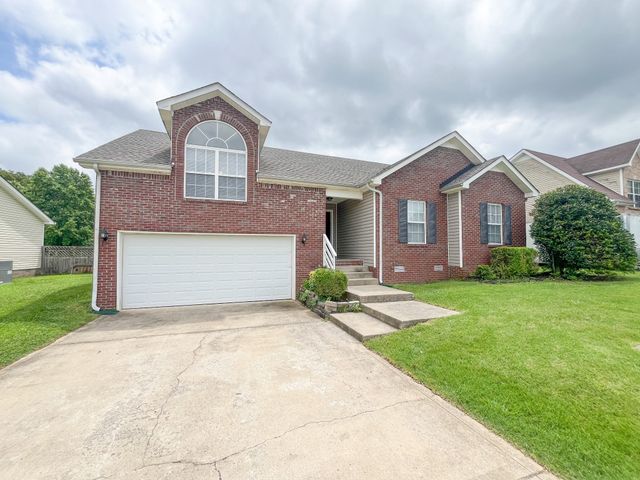 2763 Ridgepole Dr, Clarksville, TN 37040