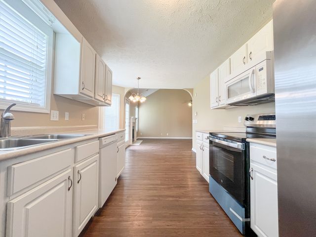 2763 Ridgepole Dr, Clarksville, TN 37040
