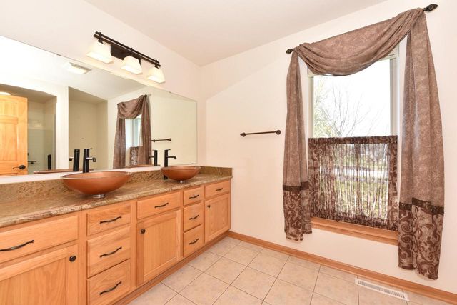 1800 Aster STREET, Port Washington, WI 53074