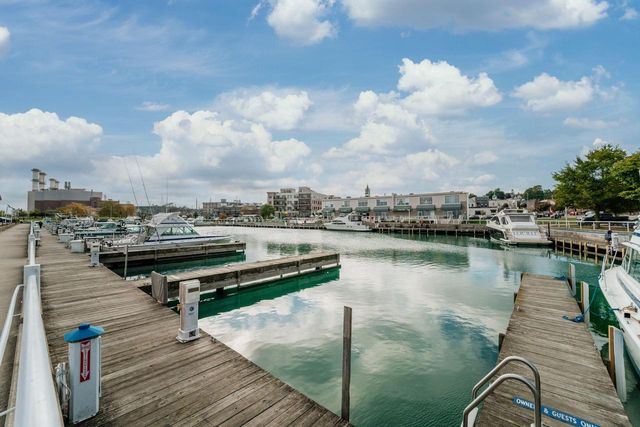 1800 Aster STREET, Port Washington, WI 53074