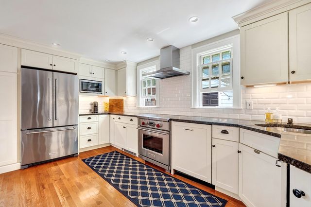 41 Hillcrest Ave, Melrose, MA 02176