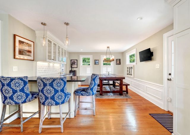 41 Hillcrest Ave, Melrose, MA 02176