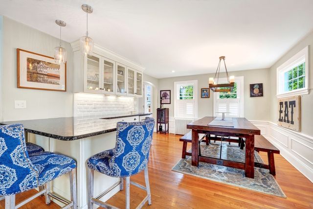 41 Hillcrest Ave, Melrose, MA 02176