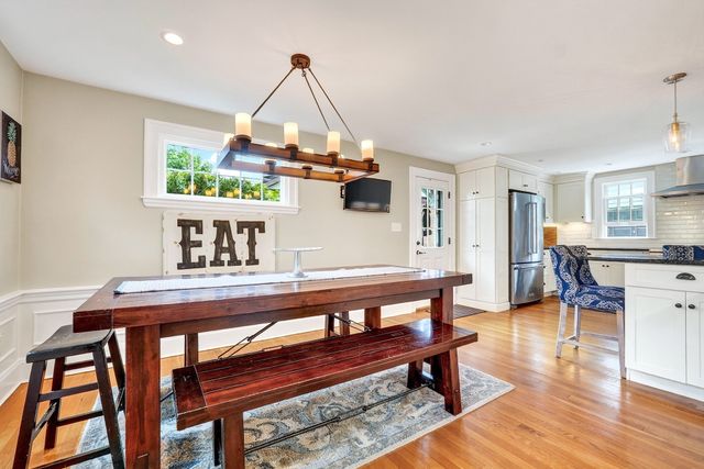 41 Hillcrest Ave, Melrose, MA 02176