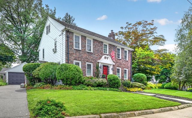 41 Hillcrest Ave, Melrose, MA 02176