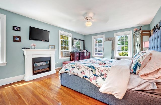 41 Hillcrest Ave, Melrose, MA 02176