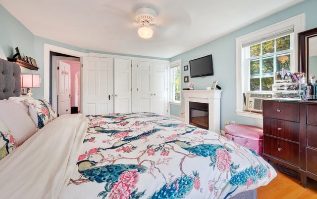 41 Hillcrest Ave, Melrose, MA 02176