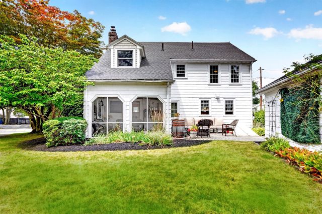 41 Hillcrest Ave, Melrose, MA 02176